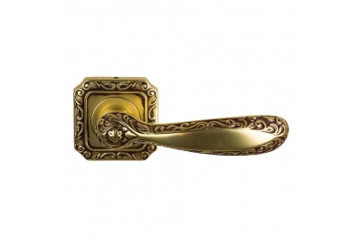 1145-9 Amber Class Door Handle on Rose Frosio Bortolo of Renaissement Architecture