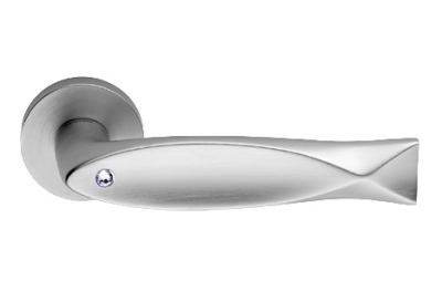 Fish Crystal Satin Chrome Door Handle on Rosette Linea Calì Crystal