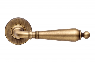 Florenzia Patiné Mat Door Handle With Round Rose for Holiday House by Linea Calì