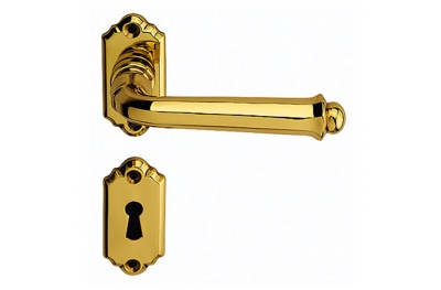 Siena Handle on Round Rose With Keyhole Covers Screws in View in Classic Style Bal Becchetti