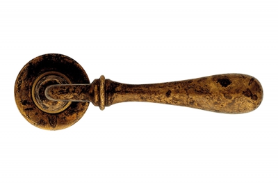 Tosca Aged Brass Door Handle with Rose in Rustic Shubby Chic Style by Linea Calì