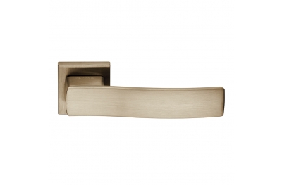 Vanessa Series Fashion forme Door Handle on Square Rosette Frosio Bortolo Interion Design Architecture