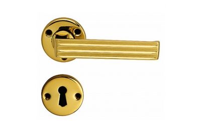 Verona Handle on Round Rose With Keyhole Covers Screws in View of Classic Tradition Bal Becchetti